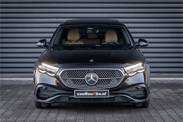 Occasion Mercedes E450 AMG line 368 PK (270 kW) 2025 Zwart Sedan