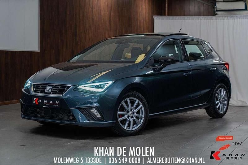 Grijs Occasion 2023 Seat Ibiza FR Sport Hatchback | € 26.650 (Duur) - Afbeelding 1/4