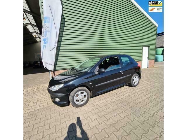 Zwart Gebruikt 2001 Peugeot 206 Hatchback | € 1.150 (Eerlijke prijs) - Afbeelding 1/4