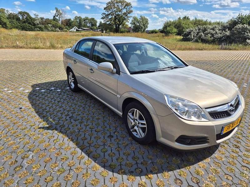 Zilver Gebruikt 2007 Opel Vectra Sedan | € 3.000 (Eerlijke prijs) - Afbeelding 1/4