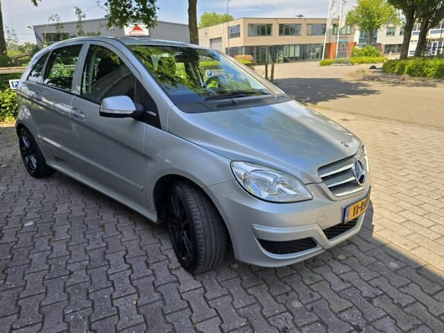 Grijs Gebruikt 2011 Mercedes B160 Business MPV | € 4.450 (Goede deal) - Afbeelding 1/4