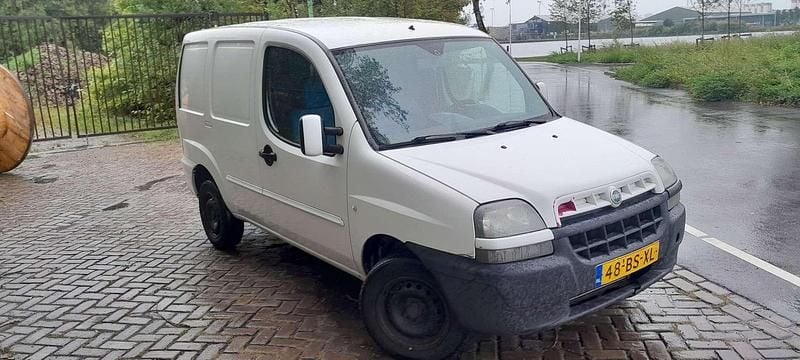 Wit Gebruikt 2005 Fiat Doblò Basis MPV | € 799 (Eerlijke prijs) - Afbeelding 1/4