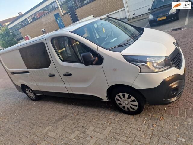 Wit Gebruikt 2016 Renault Trafic MPV | € 6.900 - Afbeelding 1/4