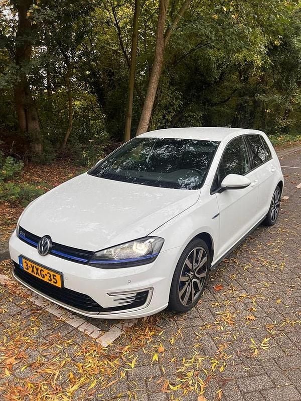 Gebruikt 2014 VW e-Golf GTE Hatchback | € 9.999 (Goede deal) - Afbeelding 1/4