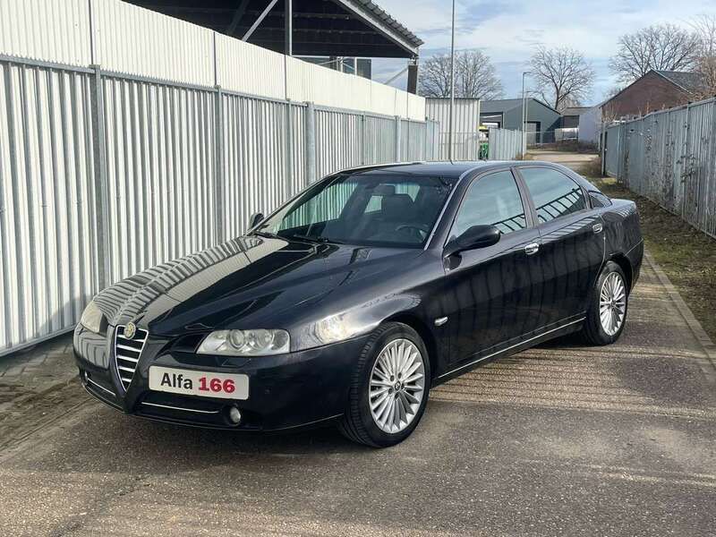 Zwart Gebruikt 2007 Alfa Romeo 166 Distinctive Sedan | € 4.500 - Afbeelding 1/4