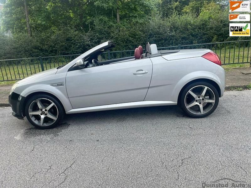 Grijs Occasion 2007 Opel Tigra Sport Cabriolet | € 799 - Afbeelding 1/4