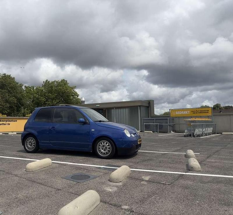 Blauw Gebruikt 2002 VW Lupo Hatchback | € 950 - Afbeelding 1/4