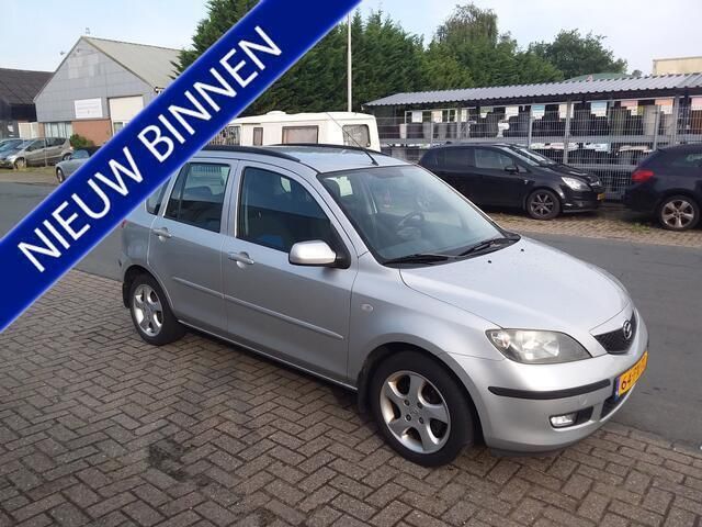 Grijs Gebruikt 2005 Mazda 2 Sportive MPV | € 1.450 (Eerlijke prijs) - Afbeelding 1/4