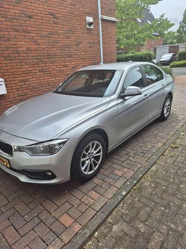 Gebruikt 2017 BMW 318 Sedan | € 11.000 (Goede deal) - Afbeelding 1/4