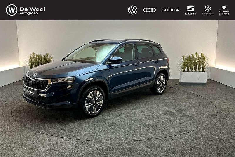 Lava blue Gebruikt 2023 Skoda Karoq Business Line SUV | € 31.895 (Goede deal) - Afbeelding 1/3