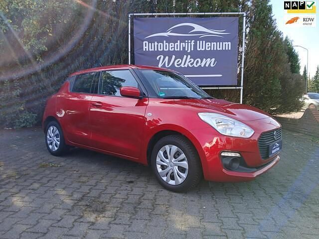 Rood Gebruikt 2020 Suzuki Swift Comfort Hatchback | € 10.950 (Super prijs) - Afbeelding 1/4
