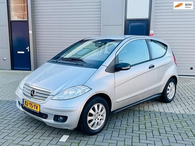 Grijs (metallic) Gebruikt 2007 Mercedes A150 Classic MPV | € 2.450 (Goede deal) - Afbeelding 1/4