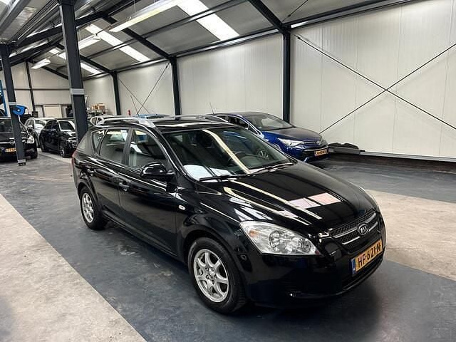 Occasion Kia Ceed 109 PK (80 kW) 2009 Zwart Hatchback