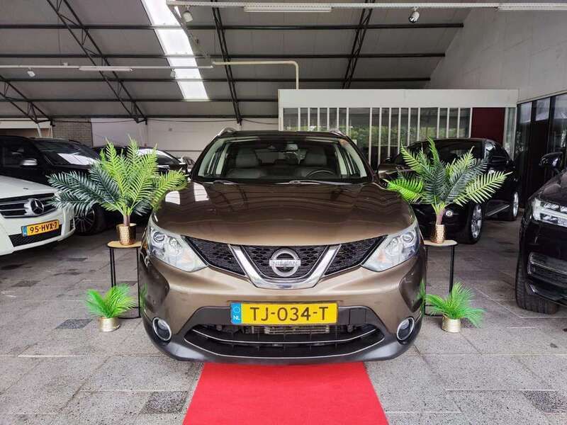 Bruin Gebruikt 2014 Nissan Qashqai 360º SUV | € 9.500 (Goede deal) - Afbeelding 1/3