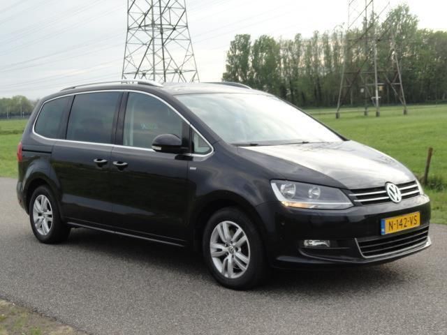 Zwart Gebruikt 2013 VW Sharan Highline MPV | € 12.495 (Eerlijke prijs) - Afbeelding 1/4