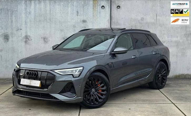 Grijs (metallic) Occasion 2020 Audi e-tron S-Line SUV | € 24.950 (Eerlijke prijs) - Afbeelding 1/4