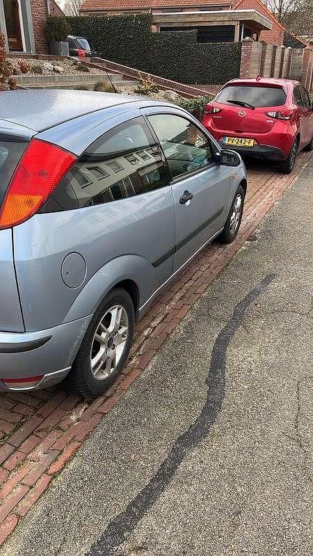 Occasion Ford Focus Trend 101 PK (74 kW) 2003 Blauw Hatchback