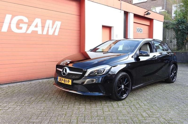 Zwart Gebruikt 2015 Mercedes A200 Prestige Hatchback | € 15.700 (Eerlijke prijs) - Afbeelding 1/4