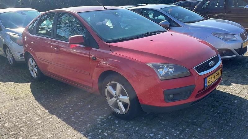 Occasion Ford Focus Futura 101 PK (74 kW) 2007 Rood Hatchback
