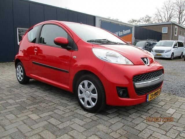 Occasion Peugeot 107 68 PK (50 kW) 2011 Rood Hatchback