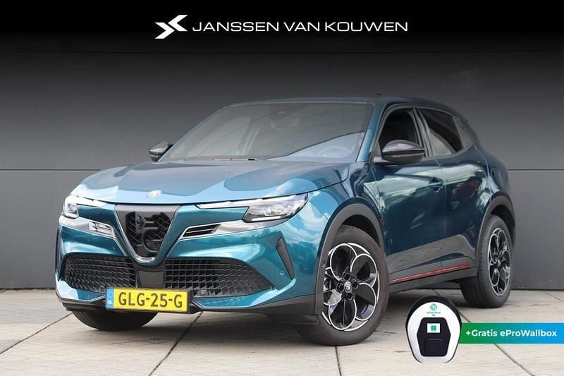 Blauw Gebruikt 2024 Alfa Romeo Junior Edizione Speciale SUV | € 31.895 (Eerlijke prijs) - Afbeelding 1/4