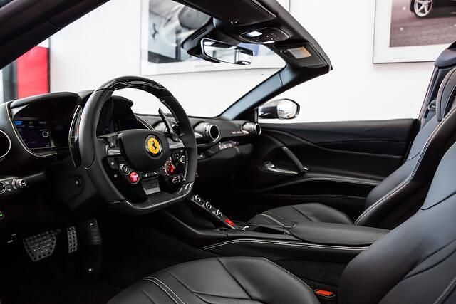 Occasion Ferrari 812 795 PK (584 kW) 2023 Grijs Cabriolet