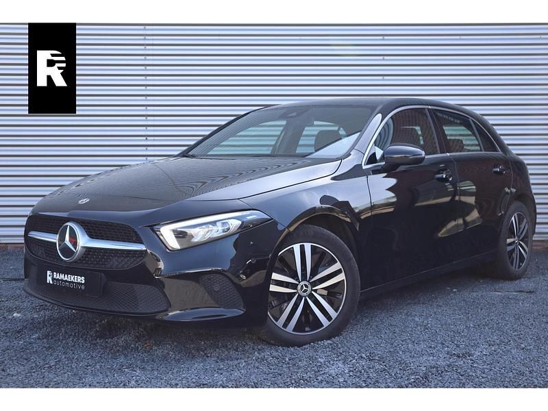 Zwart, metallic lak Gebruikt 2021 Mercedes A250 Business Hatchback | € 23.900 (Super prijs) - Afbeelding 1/4