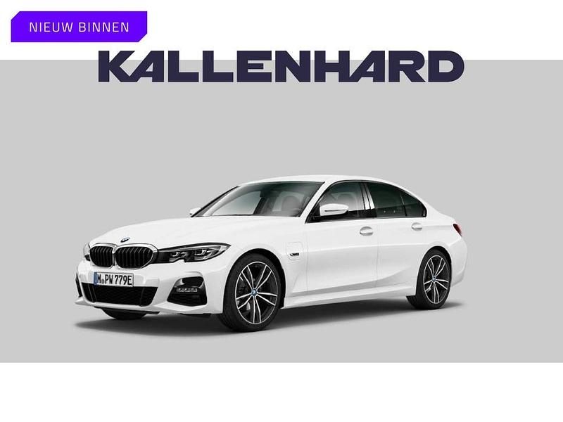 Wit Occasion 2022 BMW 330 Sedan | € 33.875 (Super prijs) - Afbeelding 1/3