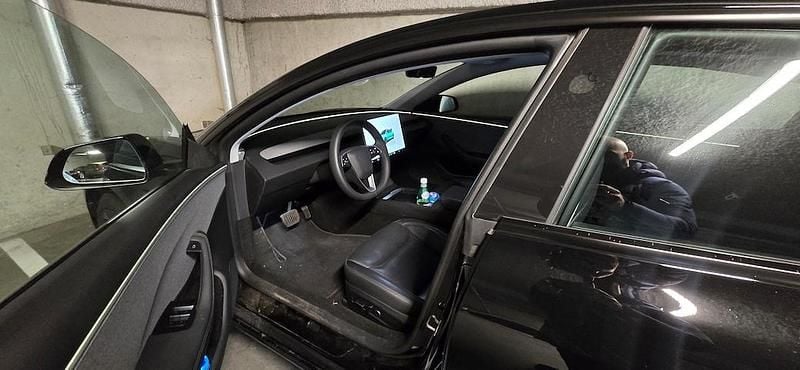 Occasion Tesla Model 3 RWD 208 kW (283 PK) 2024 Zwart Sedan