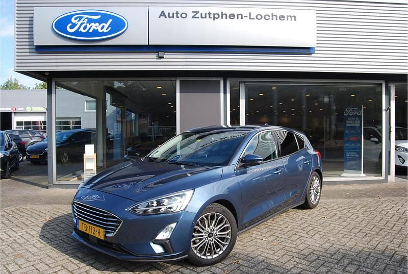 Blauw Gebruikt 2018 Ford Focus Business Edition Hatchback | € 15.840 (Iets duurder) - Afbeelding 1/4
