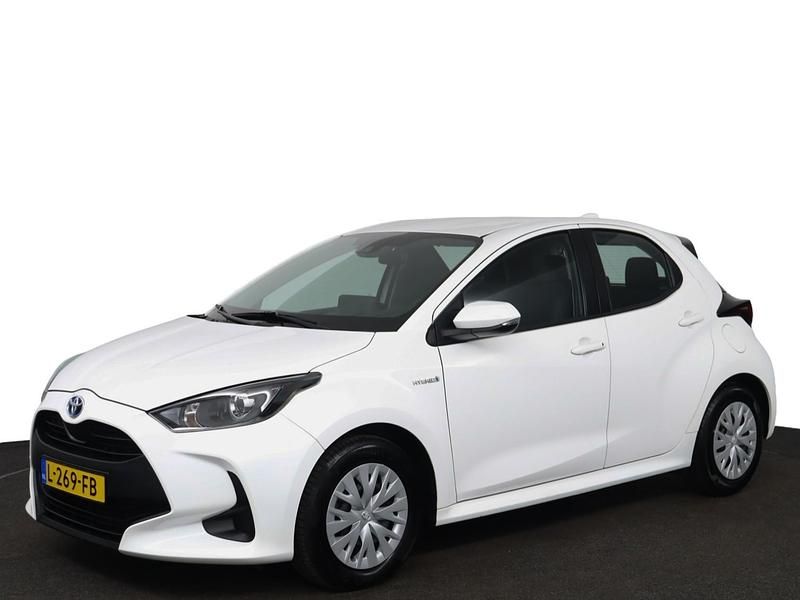 Wit Occasion 2021 Toyota Yaris Active Hatchback | € 15.999 (Goede deal) - Afbeelding 1/4