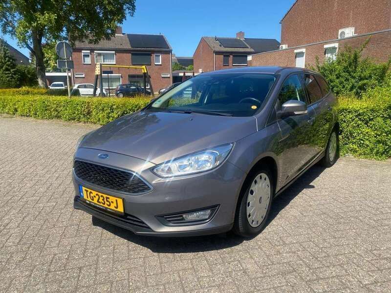 Blauw Gebruikt 2016 Ford Focus Trend Stationwagen | € 5.850 (Super prijs) - Afbeelding 1/4