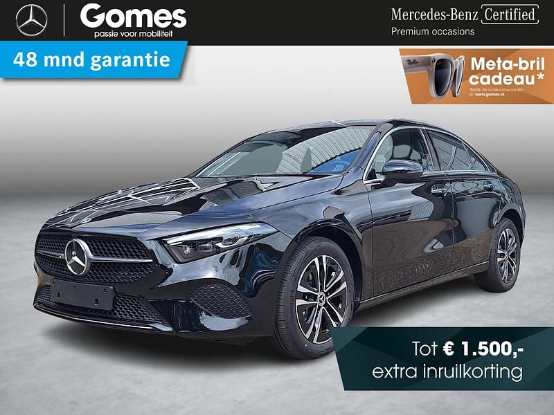 Zwart Gebruikt 2024 Mercedes A250 Luxury Sedan | € 39.950 (Iets duurder) - Afbeelding 1/4