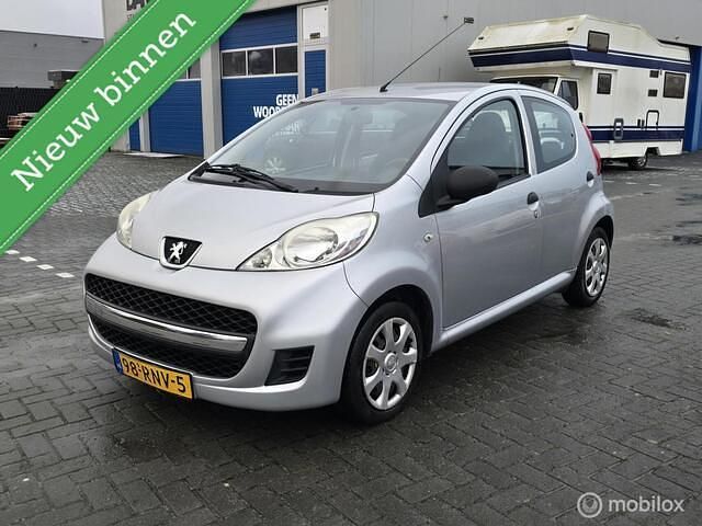 Grijs Occasion 2011 Peugeot 107 Hatchback | € 1.999 (Goede deal) - Afbeelding 1/4