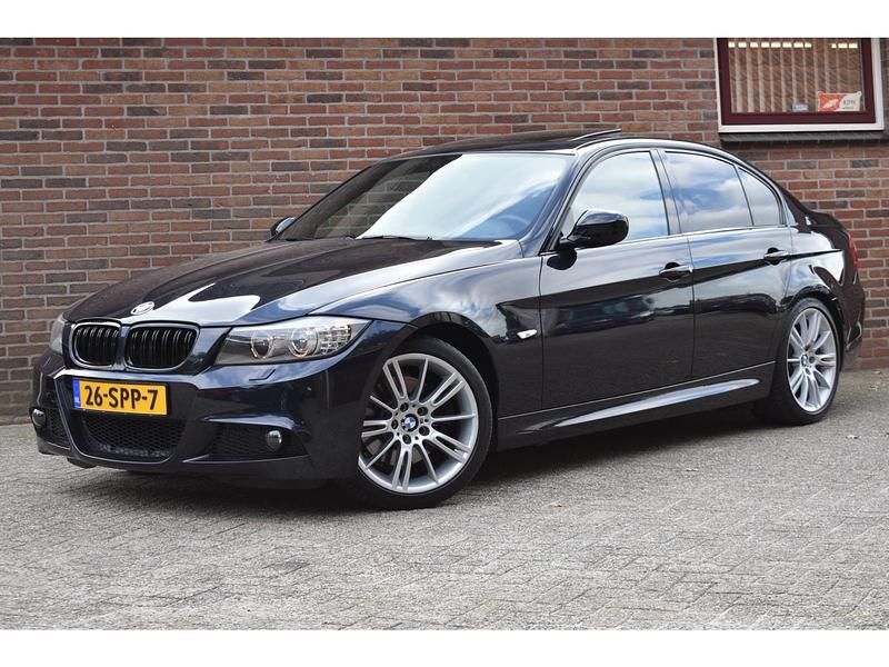 Zwart Gebruikt 2012 BMW 330 Sport Line Sedan | € 16.949 - Afbeelding 1/4