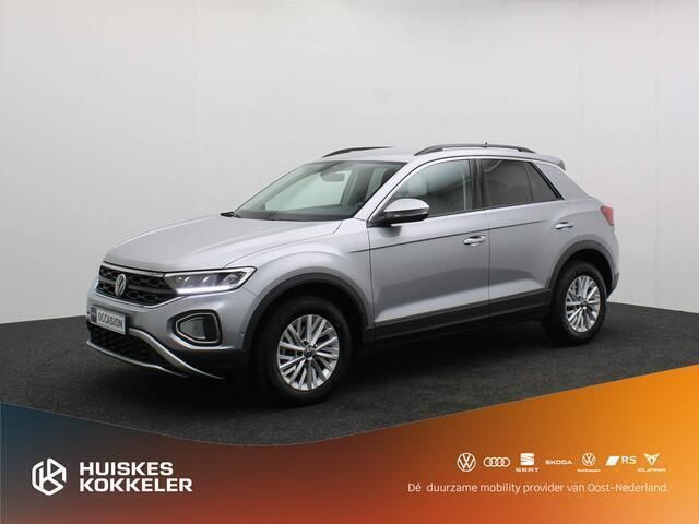 Grijs Gebruikt 2023 VW T-Roc Life SUV | € 25.000 (Eerlijke prijs) - Afbeelding 1/4