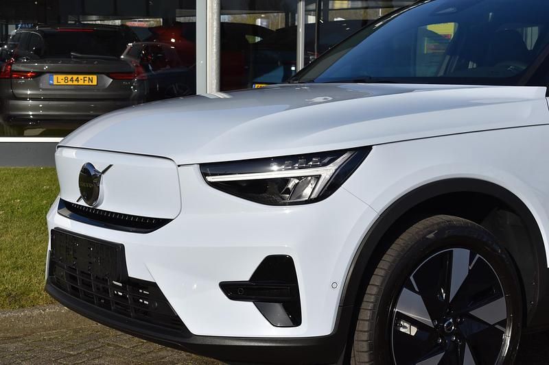 Occasion Volvo EX40 Plus 185 kW (252 PK) 2025 Blauw SUV