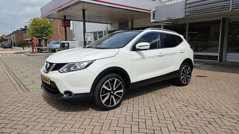 Wit Gebruikt 2016 Nissan Qashqai Tekna SUV | € 13.750 (Eerlijke prijs) - Afbeelding 1/4