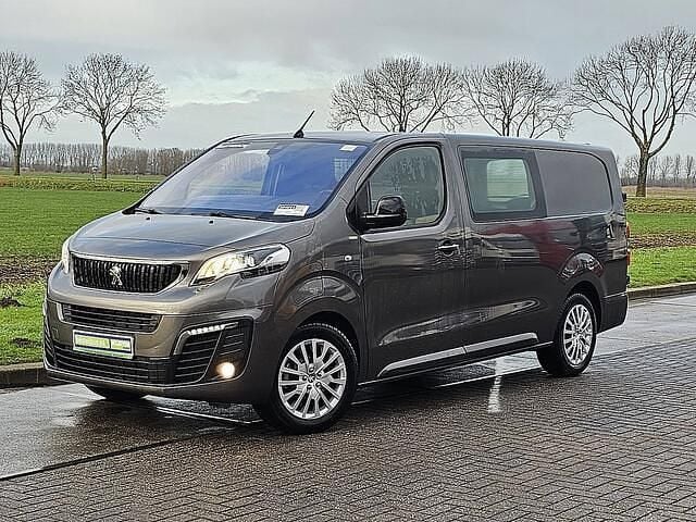 Grijs Gebruikt 2023 Peugeot e-Expert Long Range Van | € 25.950 (Eerlijke prijs) - Afbeelding 1/3
