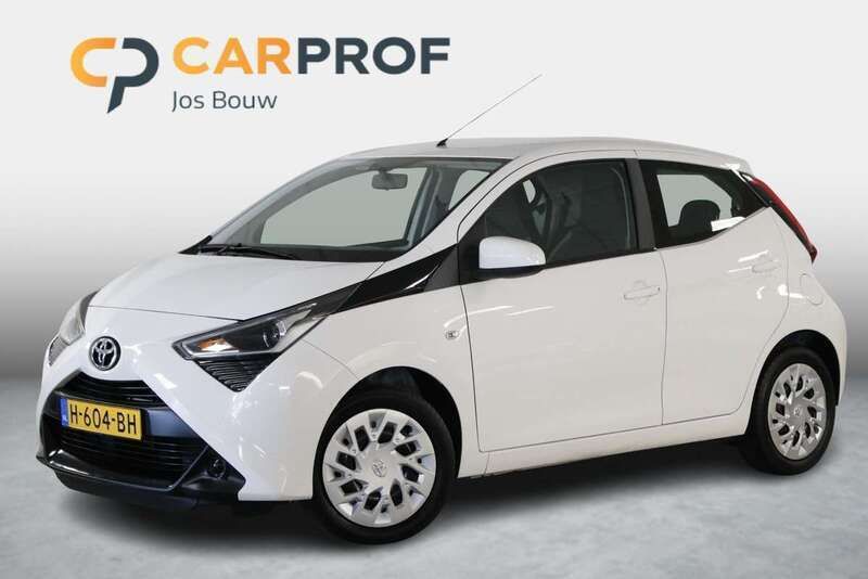 Wit Gebruikt 2019 Toyota Aygo X-play Hatchback | € 9.945 (Eerlijke prijs) - Afbeelding 1/4