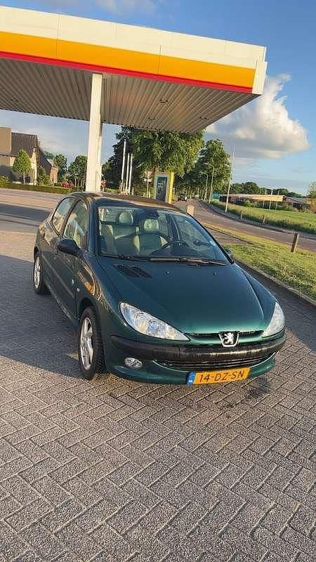 Groen Occasion 2000 Peugeot 206 Roland Garros Hatchback | € 1.000 (Eerlijke prijs) - Afbeelding 1/1