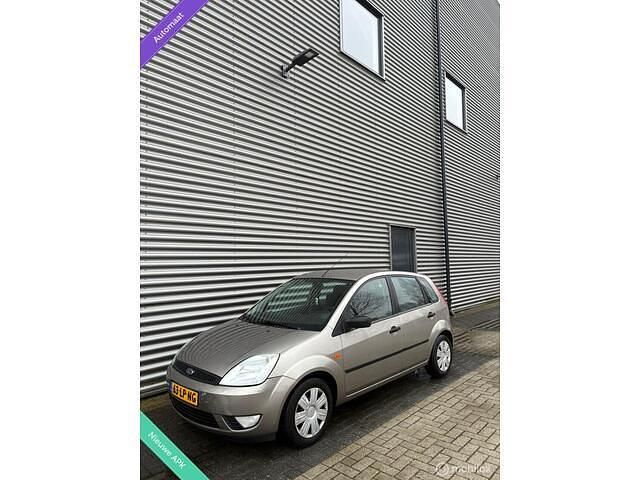 Grijs Occasion 2003 Ford Fiesta Ambiente Hatchback | € 999 (Goede deal) - Afbeelding 1/4