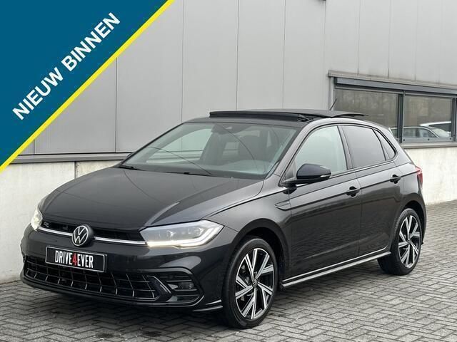 Zwart Gebruikt 2023 VW Polo R-line Hatchback | € 25.995 (Iets duurder) - Afbeelding 1/4