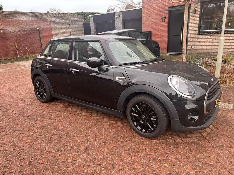 Occasion Mini ONE 102 PK (75 kW) 2020 Zwart Hatchback