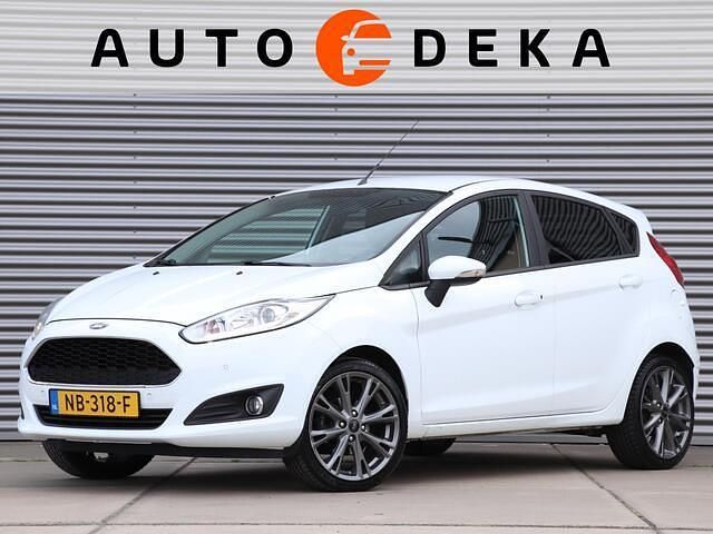 Wit Gebruikt 2016 Ford Fiesta Style Hatchback | € 7.950 (Eerlijke prijs) - Afbeelding 1/4