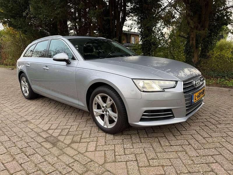 Grijs Gebruikt 2017 Audi A4 Sport Stationwagen | € 16.800 (Goede deal) - Afbeelding 1/4