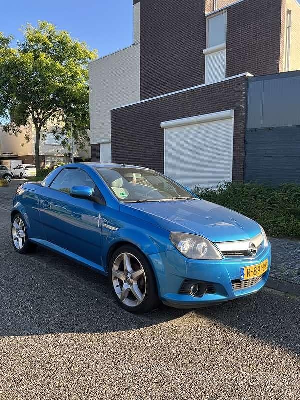 Occasion Opel Tigra 90 PK (66 kW) 2005 Blauw Cabriolet