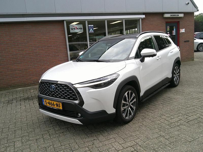 Wit Gebruikt 2023 Toyota Corolla Cross Edition SUV | € 35.990 (Eerlijke prijs) - Afbeelding 1/4