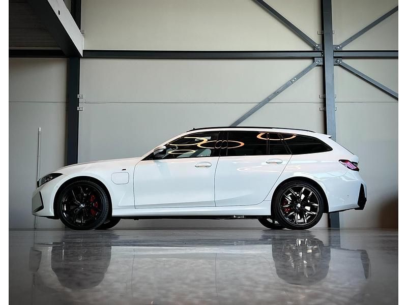 Occasion BMW 330 M Sport 184 PK (135 kW) 2025 Wit Stationwagen