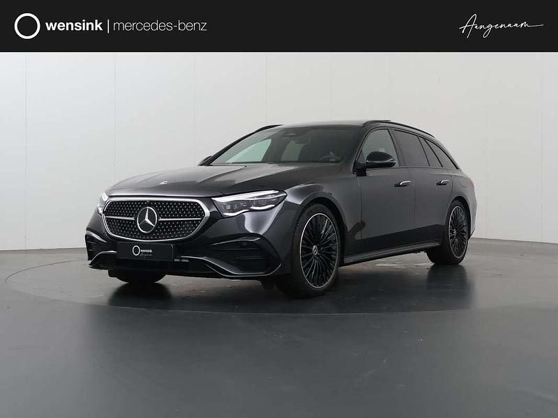Grijs, metallic lak Nieuw 2025 Mercedes E300 Sport Edition Stationwagen | € 81.900 (Goede deal) - Afbeelding 1/4